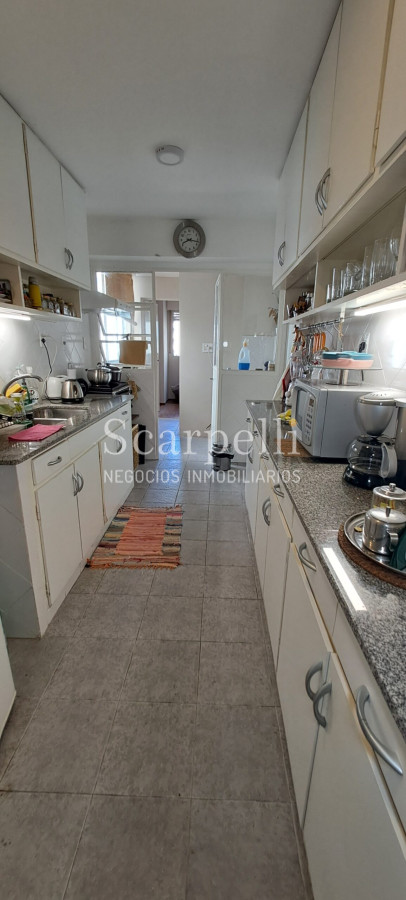 Apartamento ID.48946 -    Venta Apartamento Pocitos casi Rambla Kibon 2 dormitorios 2 baños Servicio Garage Calefacción