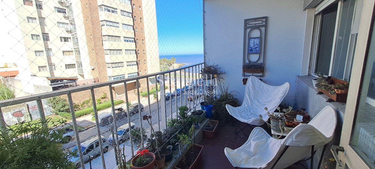 Apartamento ID.48946 -    Venta Apartamento Pocitos casi Rambla Kibon 2 dormitorios 2 baños Servicio Garage Calefacción