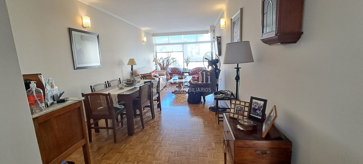Apartamento ID.48946 -    Venta Apartamento Pocitos casi Rambla Kibon 2 dormitorios 2 baños Servicio Garage Calefacción
