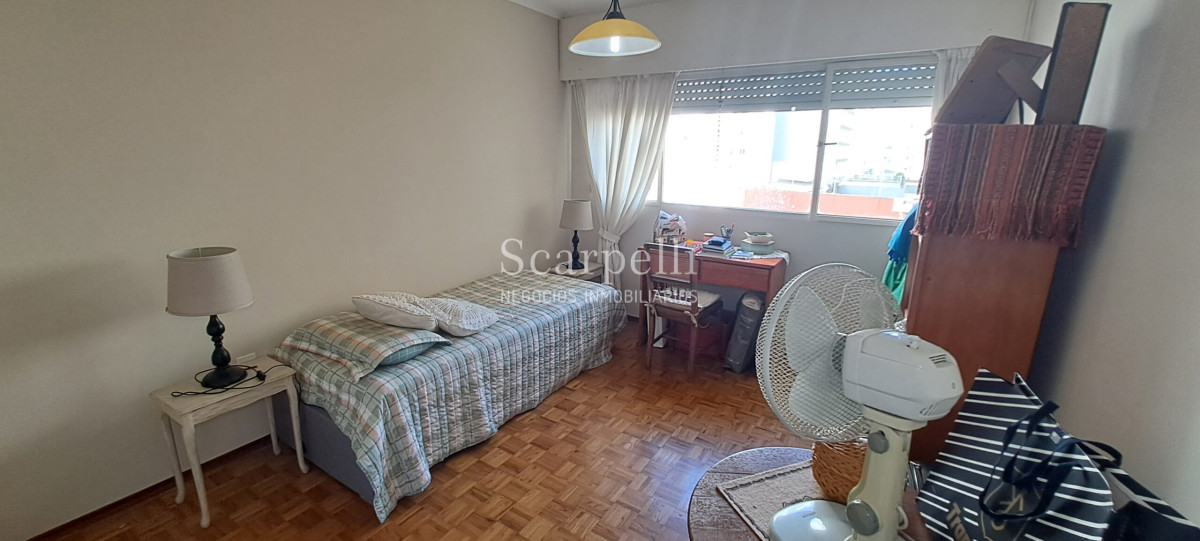 Apartamento ID.48946 -    Venta Apartamento Pocitos casi Rambla Kibon 2 dormitorios 2 baños Servicio Garage Calefacción