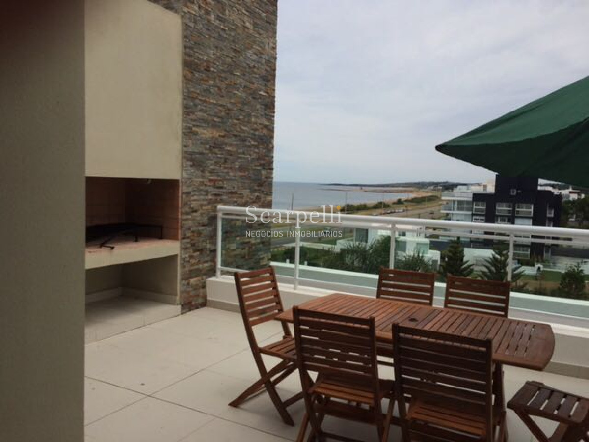 Apartamento ID.5228 - Edificio Cruceros: Frente al océano con vista a Punta Ballena en Parada 35 de la Mansa.-