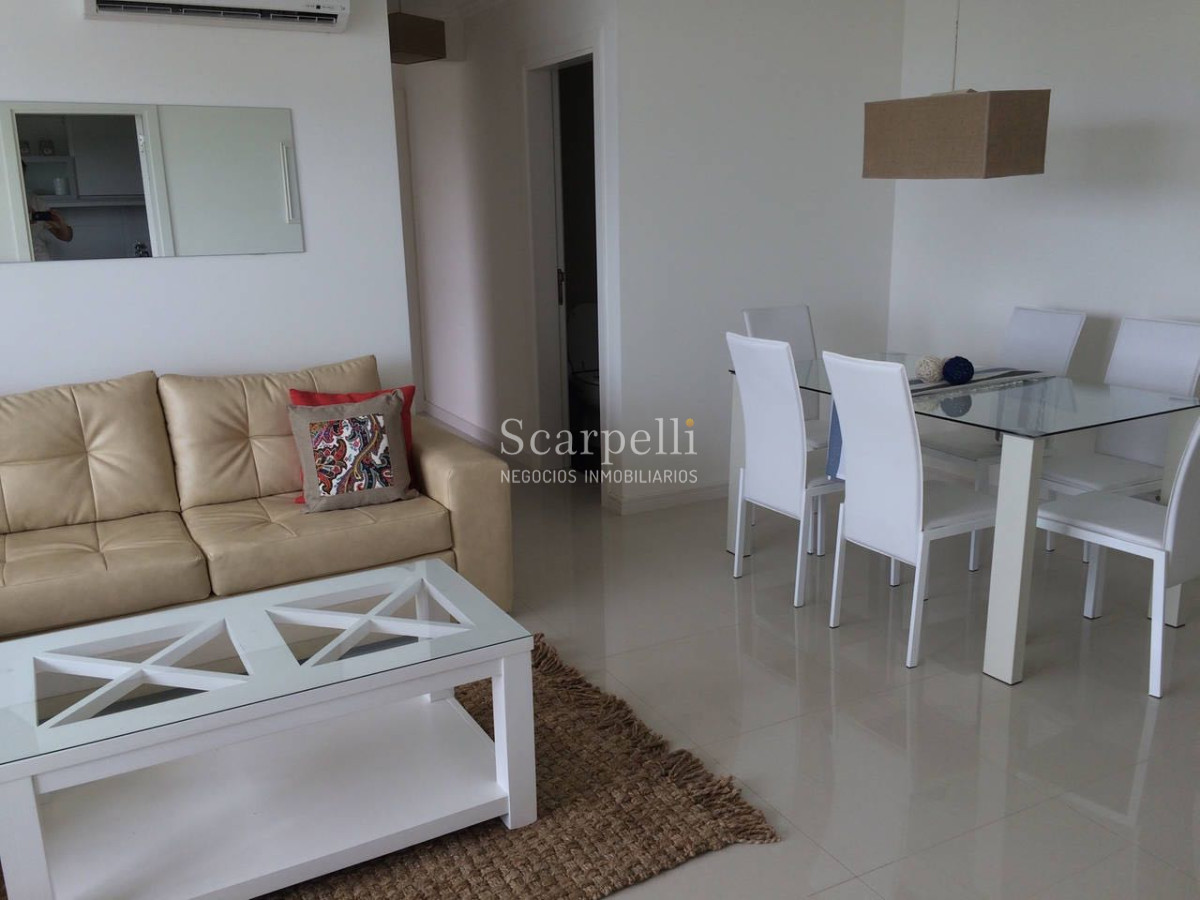 Apartamento ID.5228 - Edificio Cruceros: Frente al océano con vista a Punta Ballena en Parada 35 de la Mansa.-