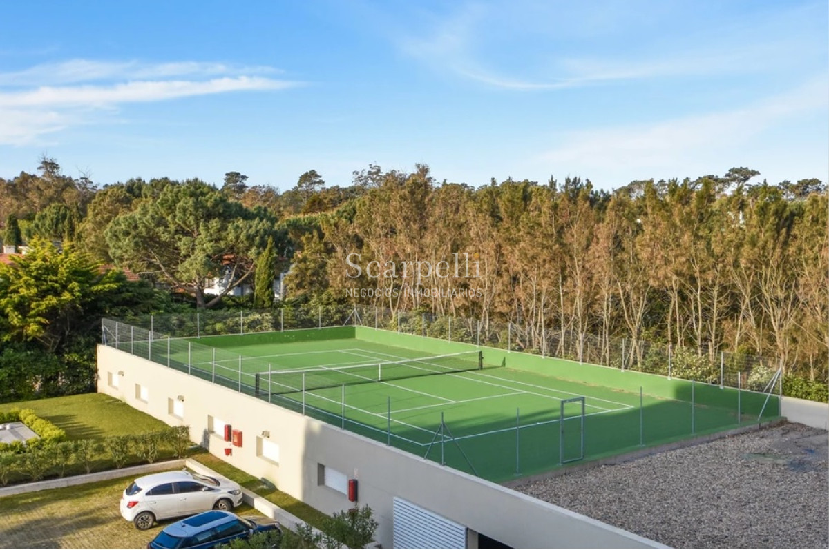 Apartamento ID.5228 - Edificio Cruceros: Frente al océano con vista a Punta Ballena en Parada 35 de la Mansa.-