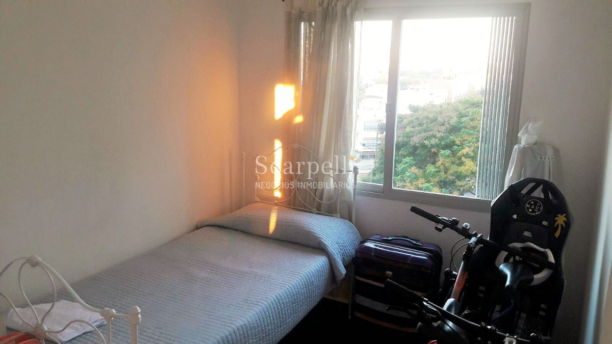 Apartamento ID.6052 - La Blanqueada. Impecable apartamento en 5to piso con mucha luz Zona Sanatorios