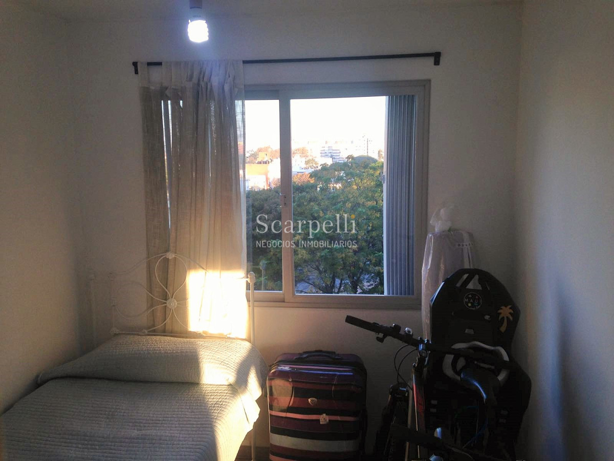Apartamento ID.6052 - La Blanqueada. Impecable apartamento en 5to piso con mucha luz Zona Sanatorios