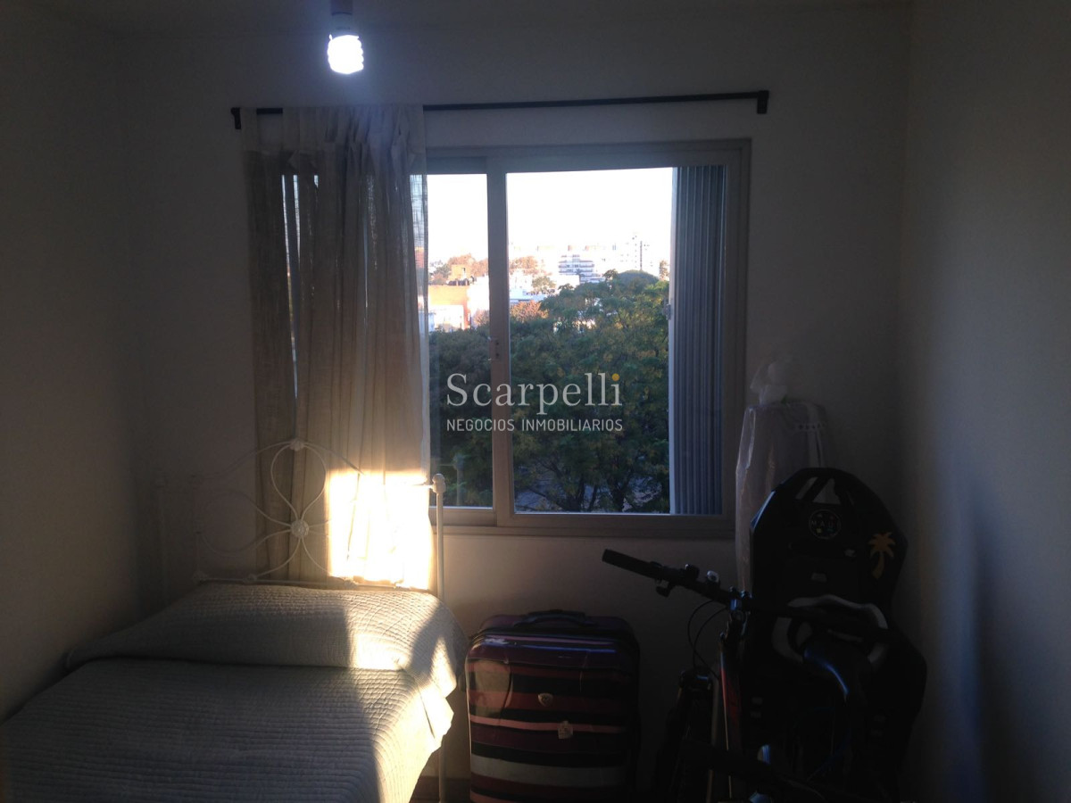 Apartamento ID.6052 - La Blanqueada. Impecable apartamento en 5to piso con mucha luz Zona Sanatorios