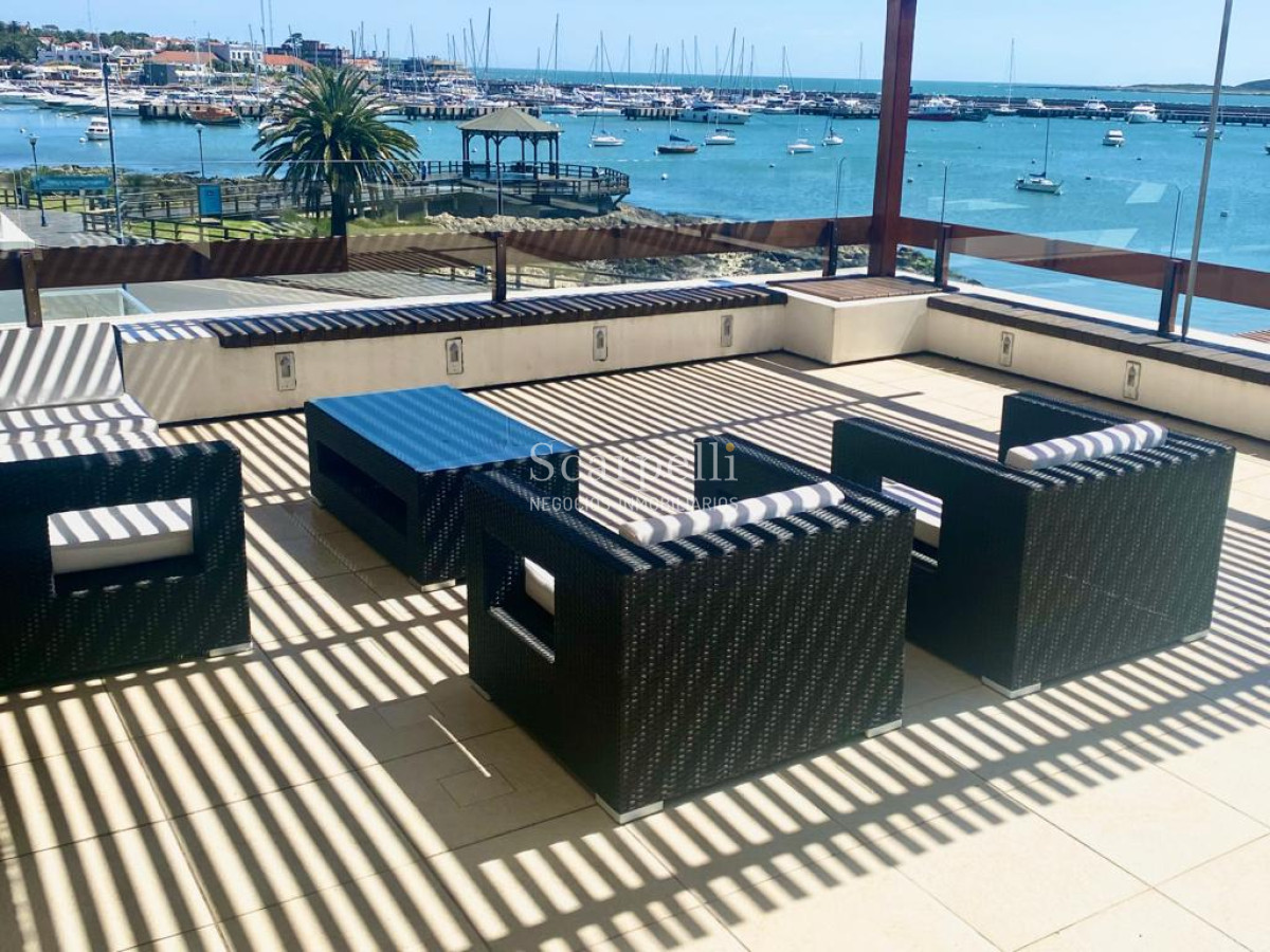 Apartamento ID.7781 - Exclusivo Frente al Puerto de Punta del Este con gran terraza y los mejores atardeceres sobre la Isla Gorriti