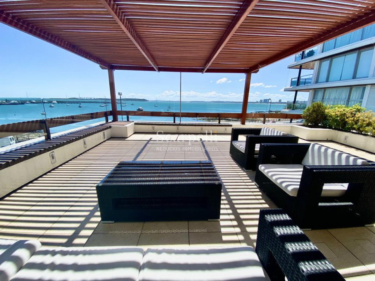Apartamento ID.7781 - Exclusivo Frente al Puerto de Punta del Este con gran terraza y los mejores atardeceres sobre la Isla Gorriti