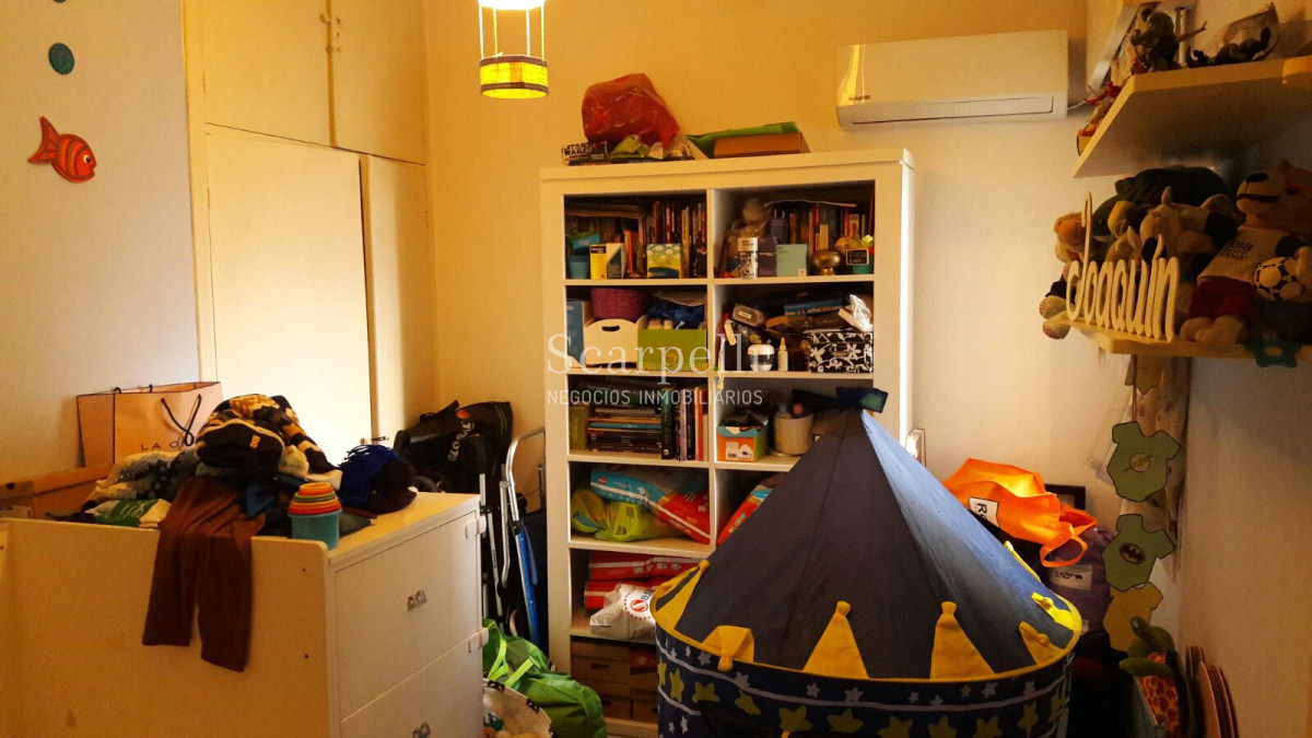 Apartamento ID.7080 - Apartamento reciclado en 1er. Piso por Escalera Concepción del Uruguay y Rivera Proximo.