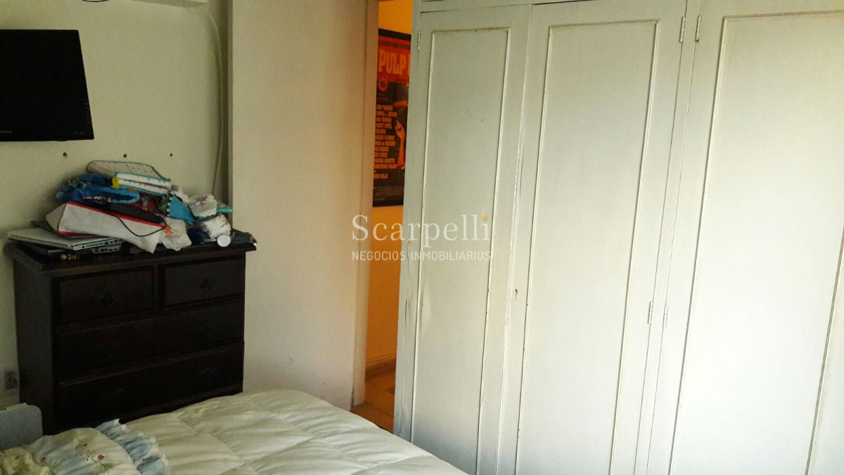 Apartamento ID.7080 - Apartamento reciclado en 1er. Piso por Escalera Concepción del Uruguay y Rivera Proximo.