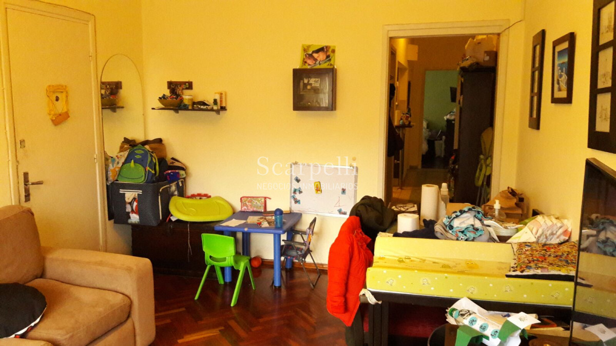 Apartamento ID.7080 - Apartamento reciclado en 1er. Piso por Escalera Concepción del Uruguay y Rivera Proximo.