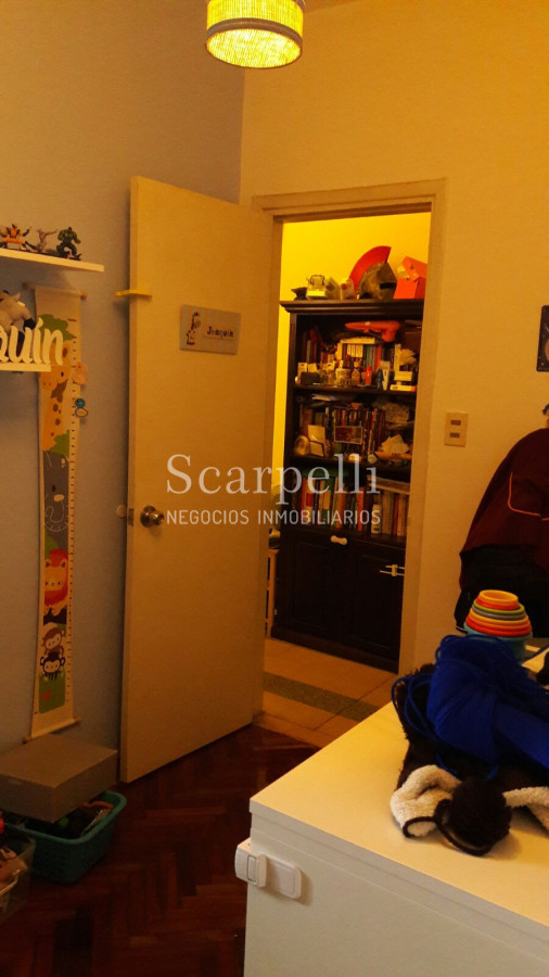 Apartamento ID.7080 - Apartamento reciclado en 1er. Piso por Escalera Concepción del Uruguay y Rivera Proximo.