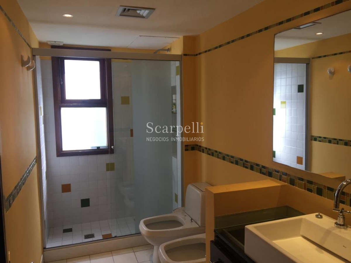 Apartamento ID.7781 - Exclusivo Frente al Puerto de Punta del Este con gran terraza y los mejores atardeceres sobre la Isla Gorriti