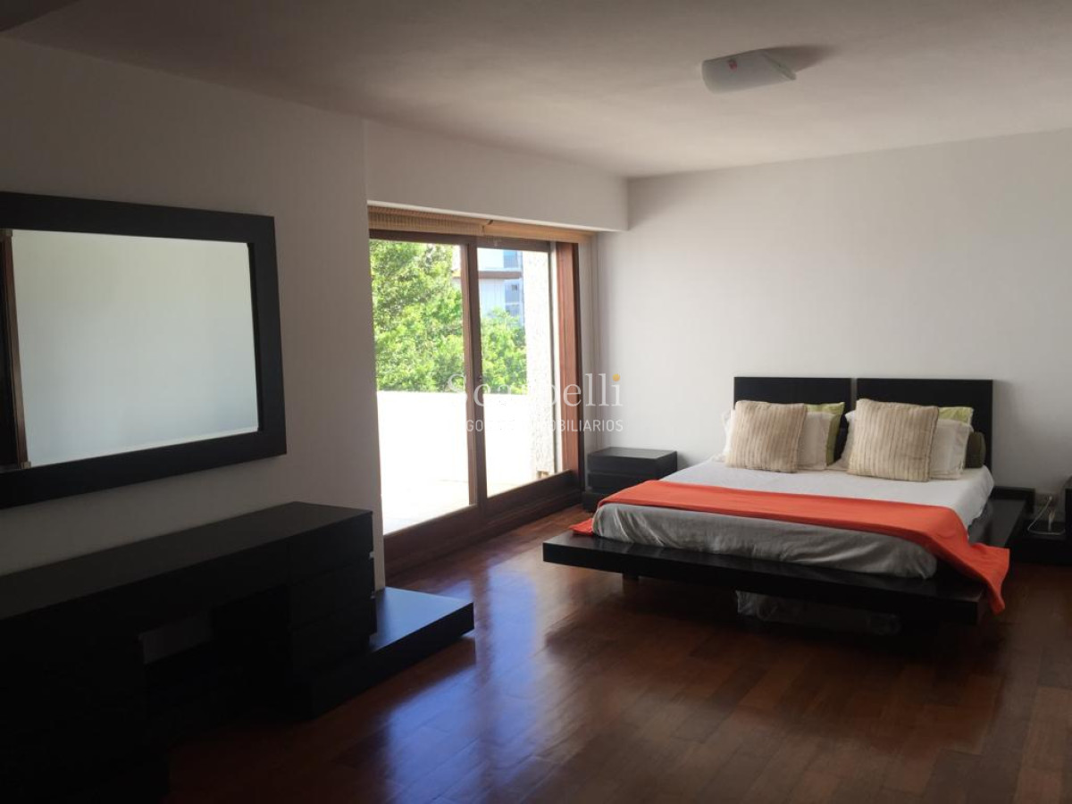 Apartamento ID.7781 - Exclusivo Frente al Puerto de Punta del Este con gran terraza y los mejores atardeceres sobre la Isla Gorriti