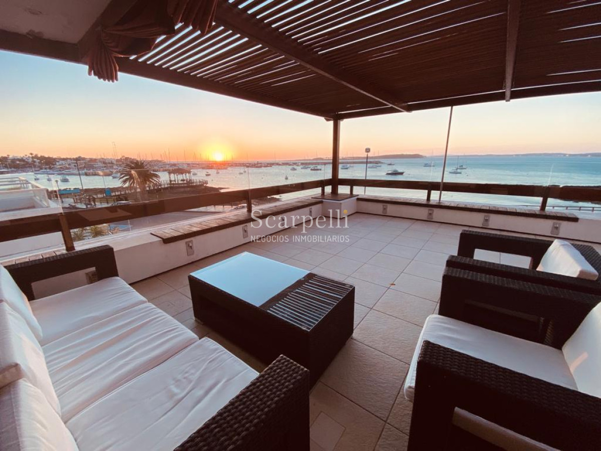 Apartamento ID.7781 - Exclusivo Frente al Puerto de Punta del Este con gran terraza y los mejores atardeceres sobre la Isla Gorriti