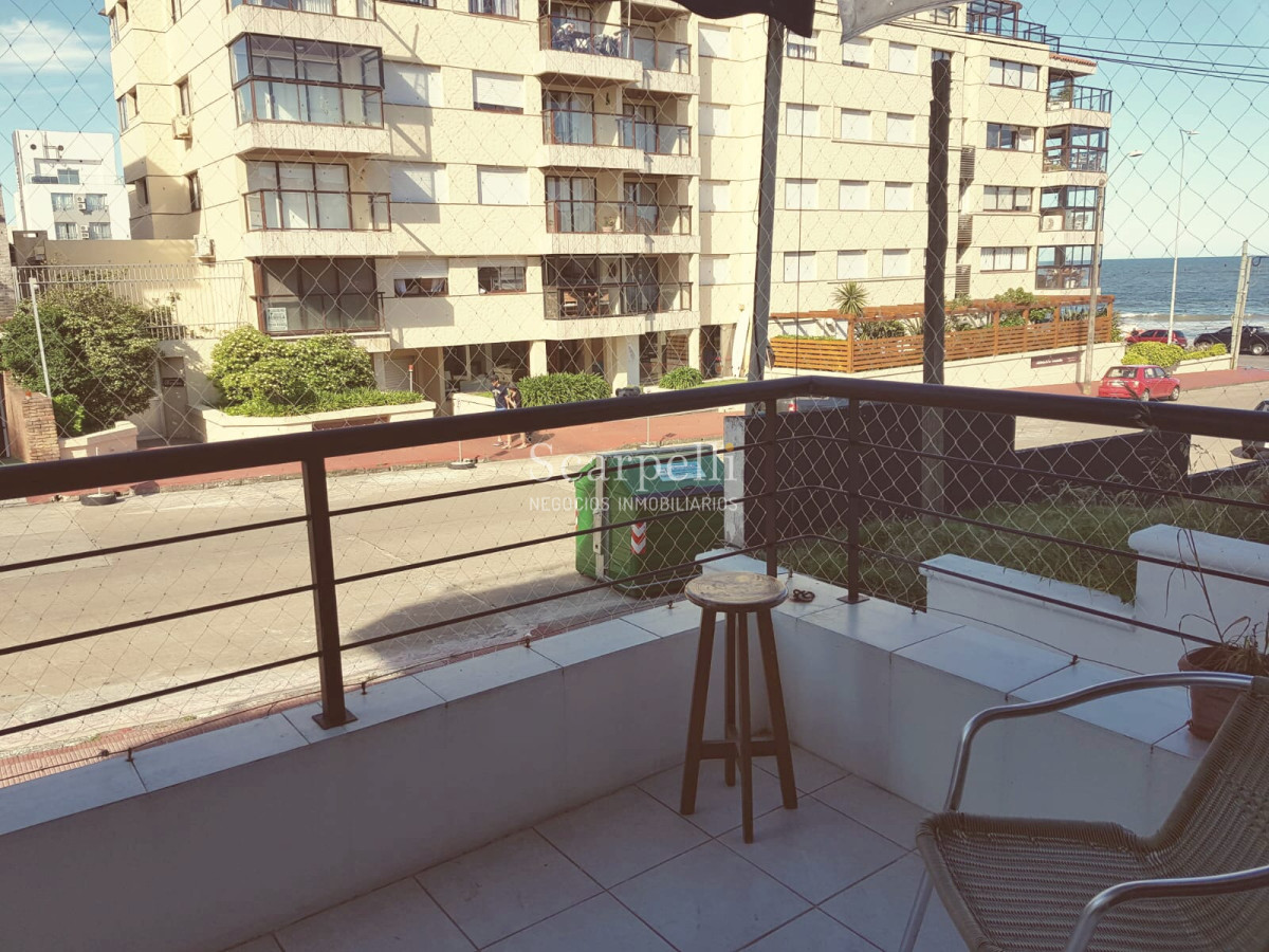 Apartamento ID.8175 - Punta del Este. Playa El Emir: Moderno Apartamento en Península con gran terraza y garage fijo.-