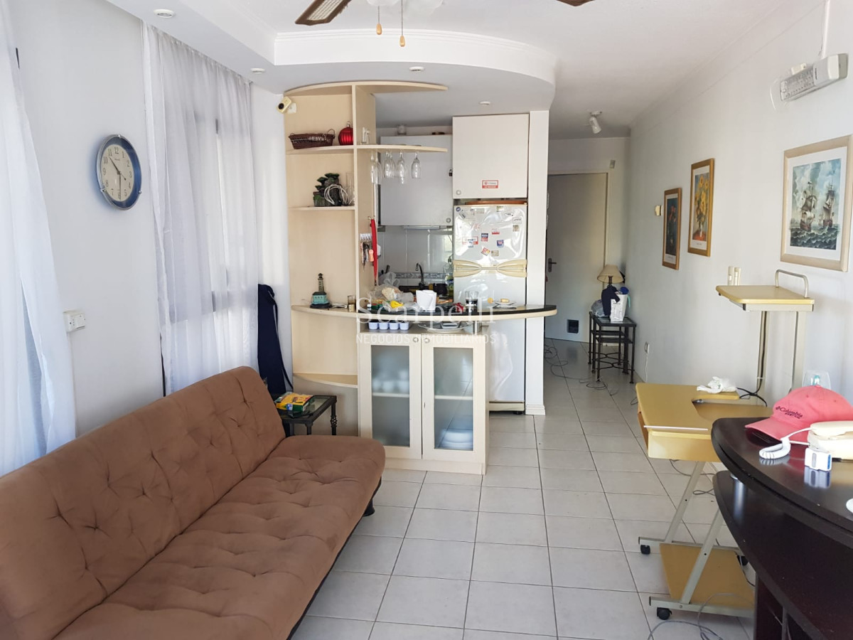 Apartamento ID.8175 - Punta del Este. Playa El Emir: Moderno Apartamento en Península con gran terraza y garage fijo.-