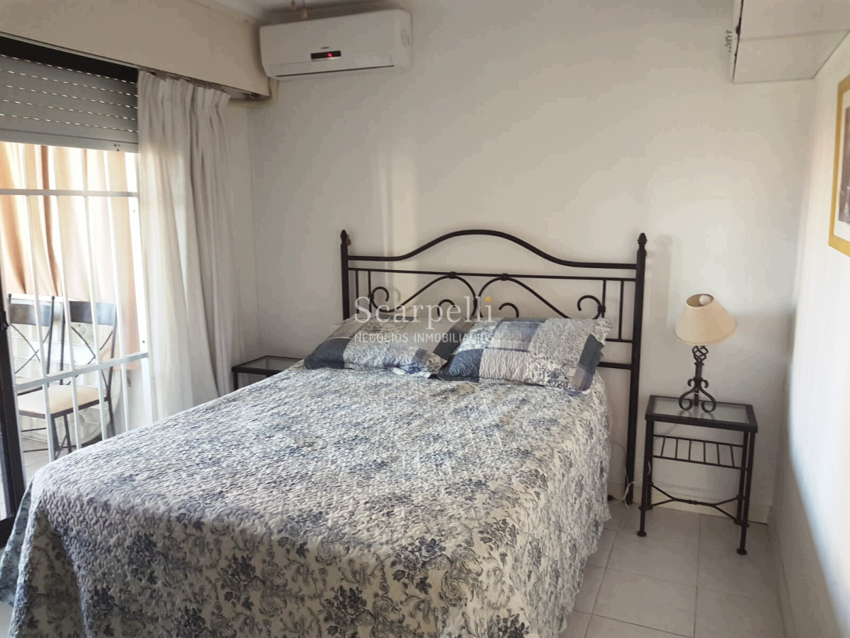 Apartamento ID.8175 - Punta del Este. Playa El Emir: Moderno Apartamento en Península con gran terraza y garage fijo.-
