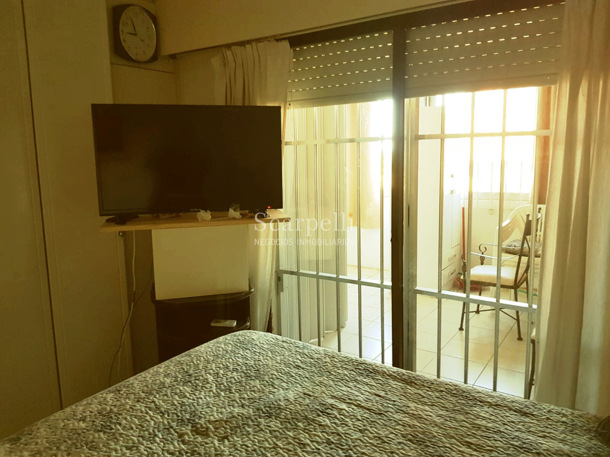 Apartamento ID.8175 - Punta del Este. Playa El Emir: Moderno Apartamento en Península con gran terraza y garage fijo.-