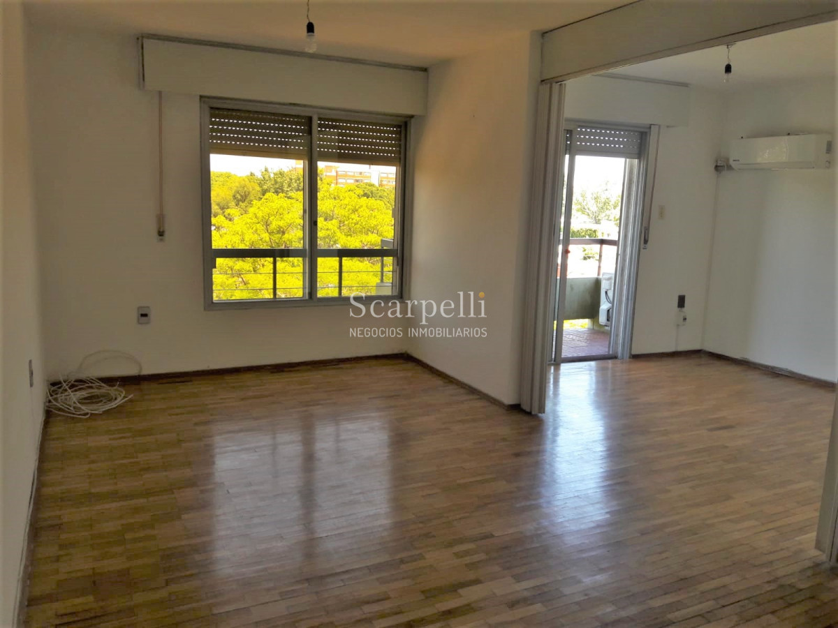 Apartamento ID.8571 - Punta Gorda / Malvin Límite Apartamento en Venta & Alquiler 4to. Piso 3 dorm 2 baños prolijo proximo Rambla  & Parque Baroffio.-