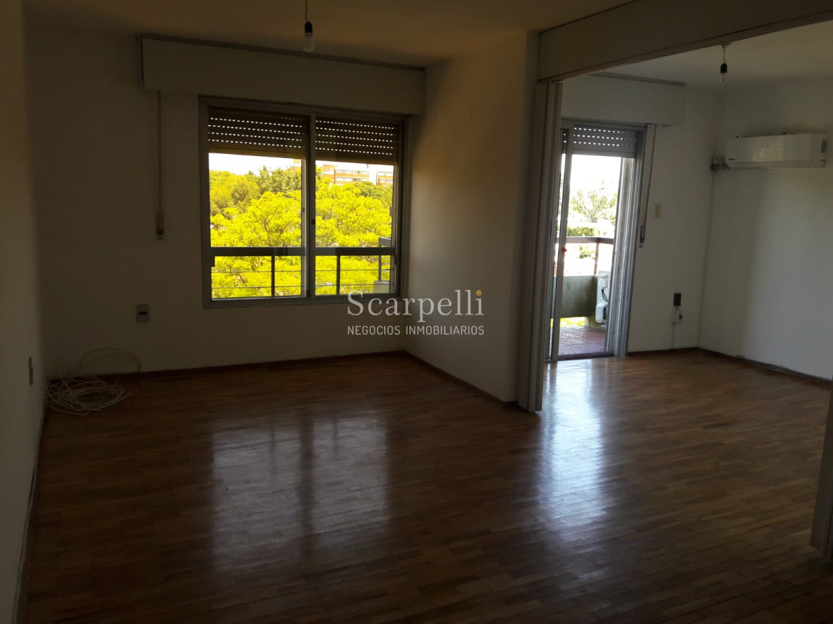 Apartamento ID.8571 - Punta Gorda / Malvin Límite Apartamento en Venta & Alquiler 4to. Piso 3 dorm 2 baños prolijo proximo Rambla  & Parque Baroffio.-