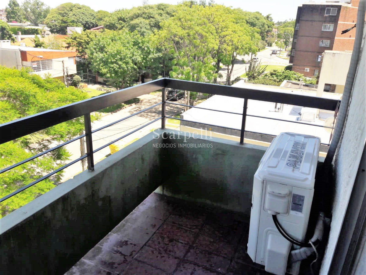 Apartamento ID.8571 - Punta Gorda / Malvin Límite Apartamento en Venta & Alquiler 4to. Piso 3 dorm 2 baños prolijo proximo Rambla  & Parque Baroffio.-