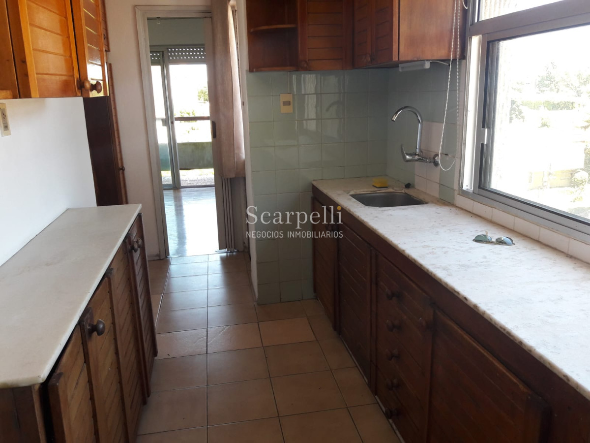 Apartamento ID.8571 - Punta Gorda / Malvin Límite Apartamento en Venta & Alquiler 4to. Piso 3 dorm 2 baños prolijo proximo Rambla  & Parque Baroffio.-