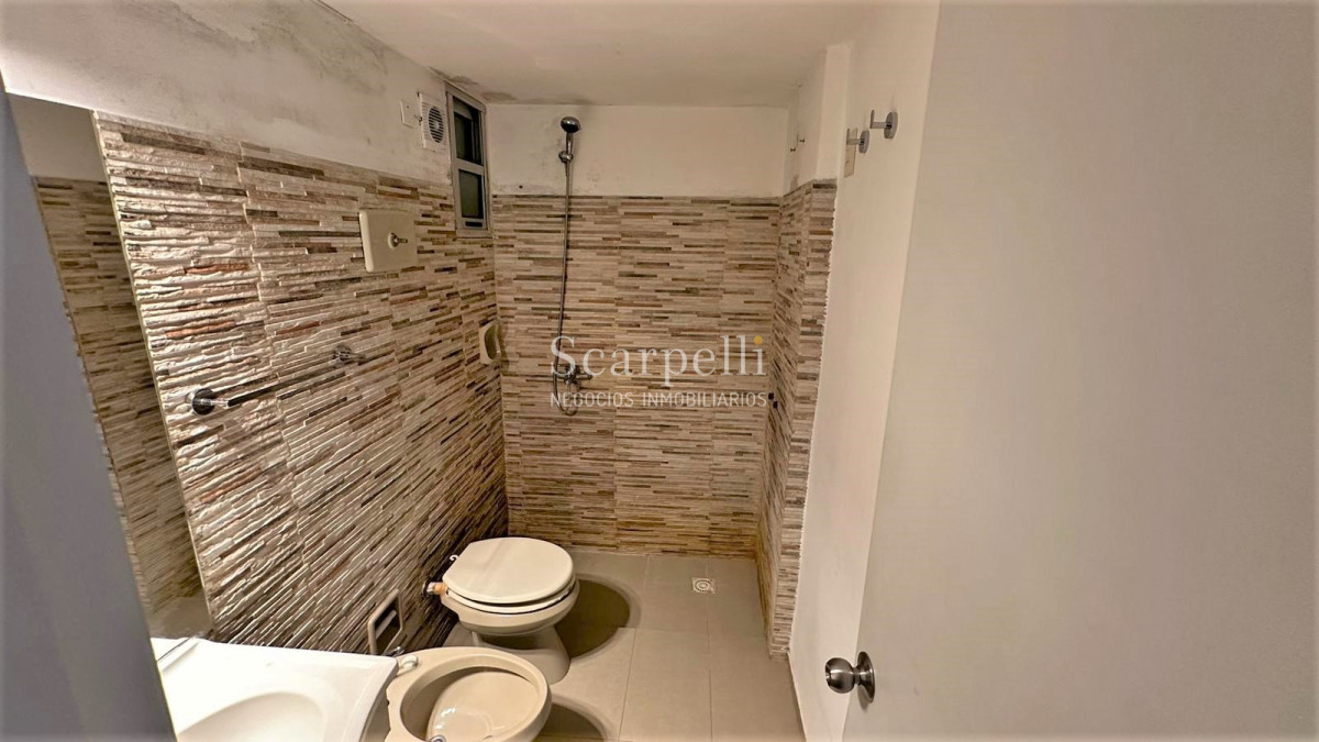 Apartamento ID.8571 - Punta Gorda / Malvin Límite Apartamento en Venta & Alquiler 4to. Piso 3 dorm 2 baños prolijo proximo Rambla  & Parque Baroffio.-