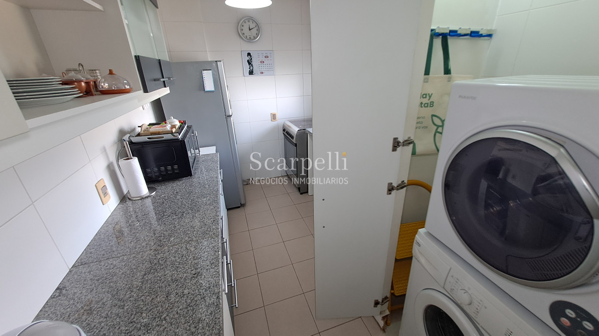 Apartamento ID.50373 - ALQUILER APARTAMENTO POCITOS 2 DORMITORIOS GARAGE PISO ALTO MUY BIEN EQUIPADO