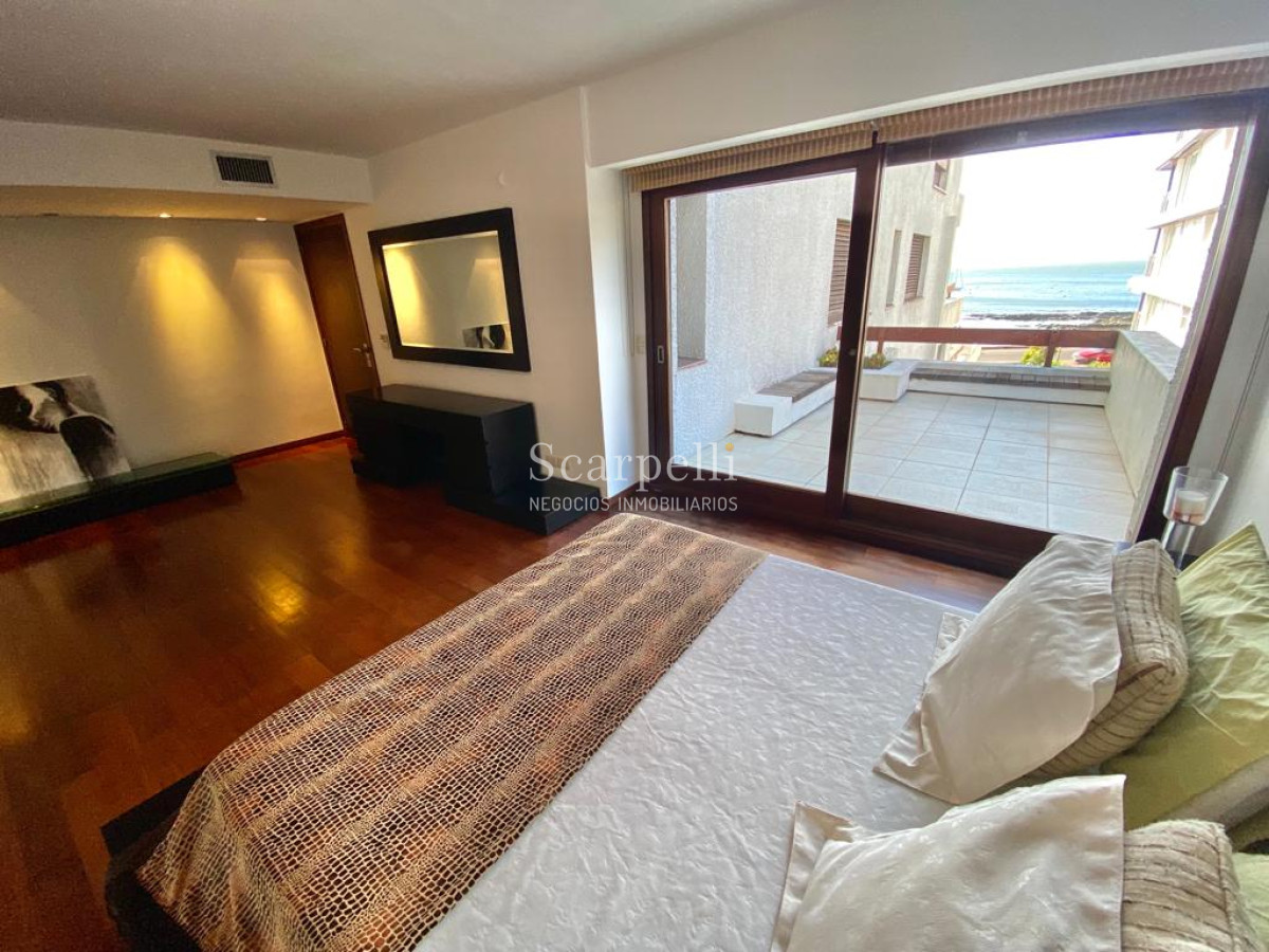 Apartamento ID.7781 - Exclusivo Frente al Puerto de Punta del Este con gran terraza y los mejores atardeceres sobre la Isla Gorriti