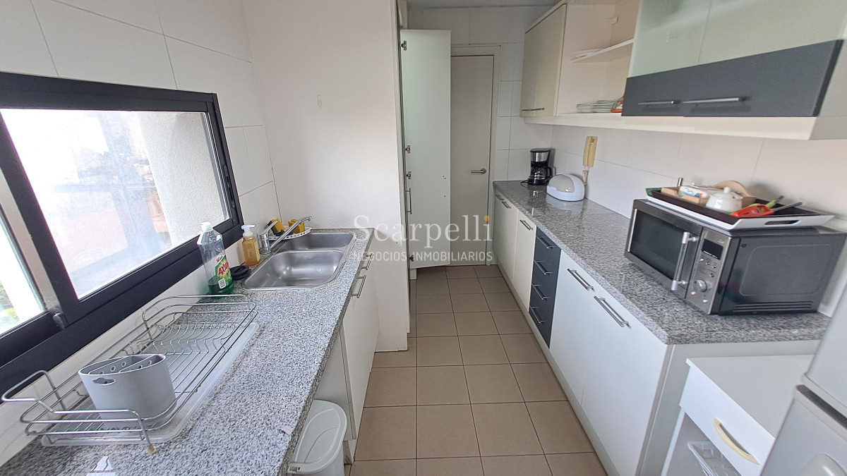 Apartamento ID.50373 - ALQUILER APARTAMENTO POCITOS 2 DORMITORIOS GARAGE PISO ALTO MUY BIEN EQUIPADO