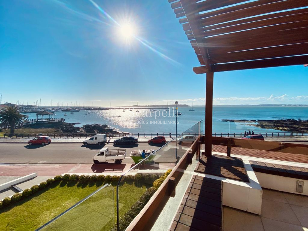 Apartamento ID.7781 - Exclusivo Frente al Puerto de Punta del Este con gran terraza y los mejores atardeceres sobre la Isla Gorriti