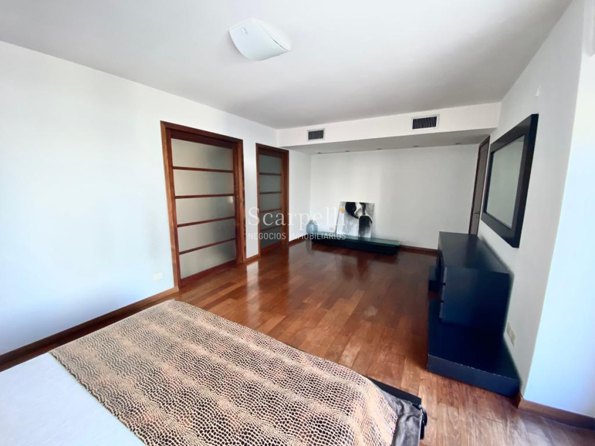 Apartamento ID.7781 - Exclusivo Frente al Puerto de Punta del Este con gran terraza y los mejores atardeceres sobre la Isla Gorriti