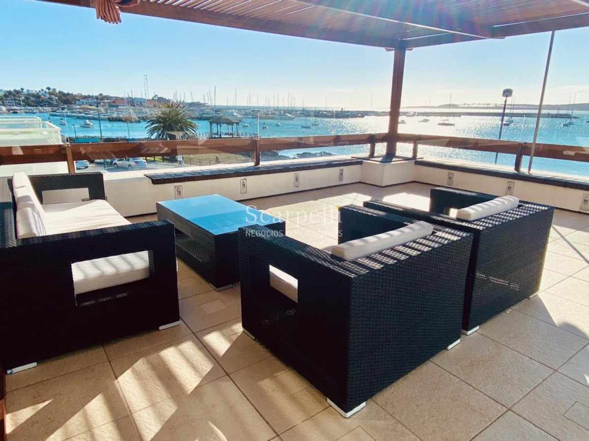 Apartamento ID.7781 - Exclusivo Frente al Puerto de Punta del Este con gran terraza y los mejores atardeceres sobre la Isla Gorriti