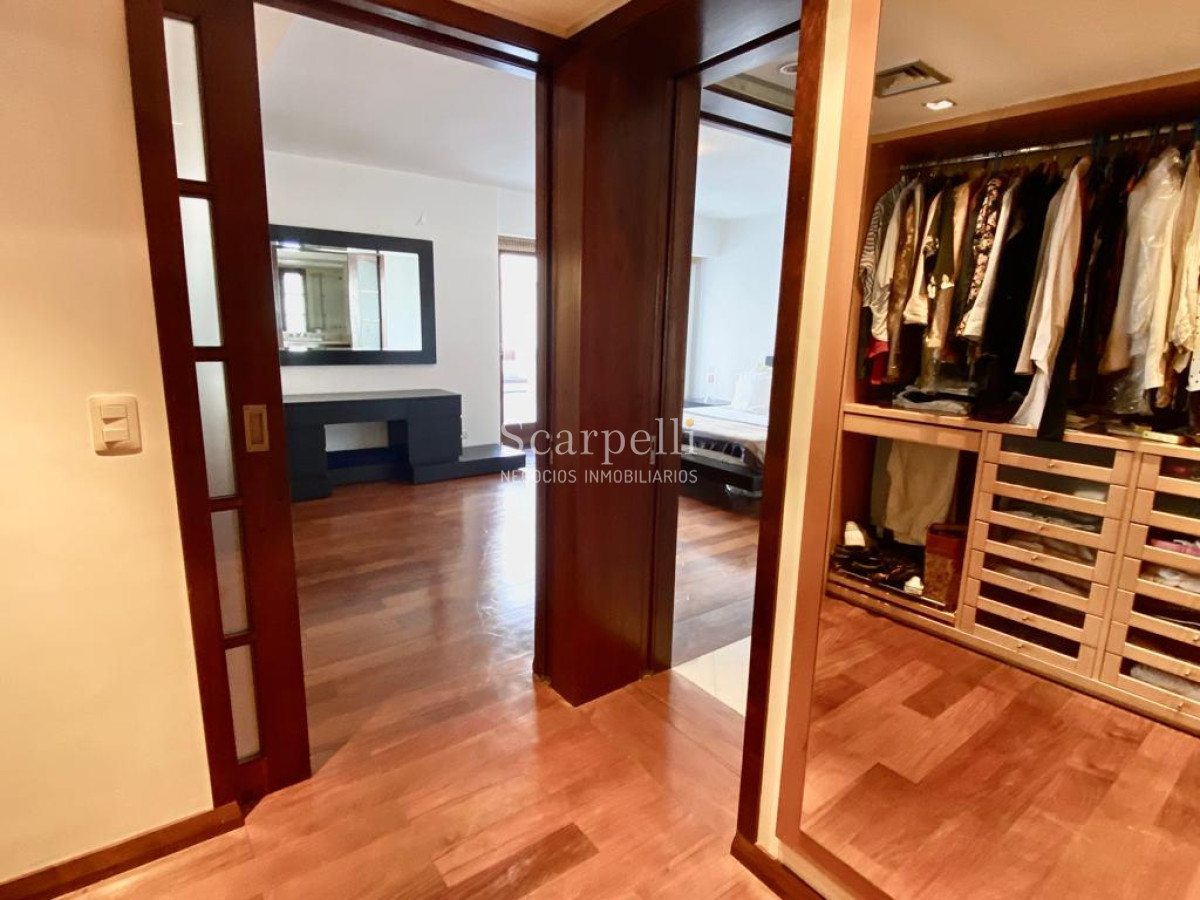 Apartamento ID.7781 - Exclusivo Frente al Puerto de Punta del Este con gran terraza y los mejores atardeceres sobre la Isla Gorriti