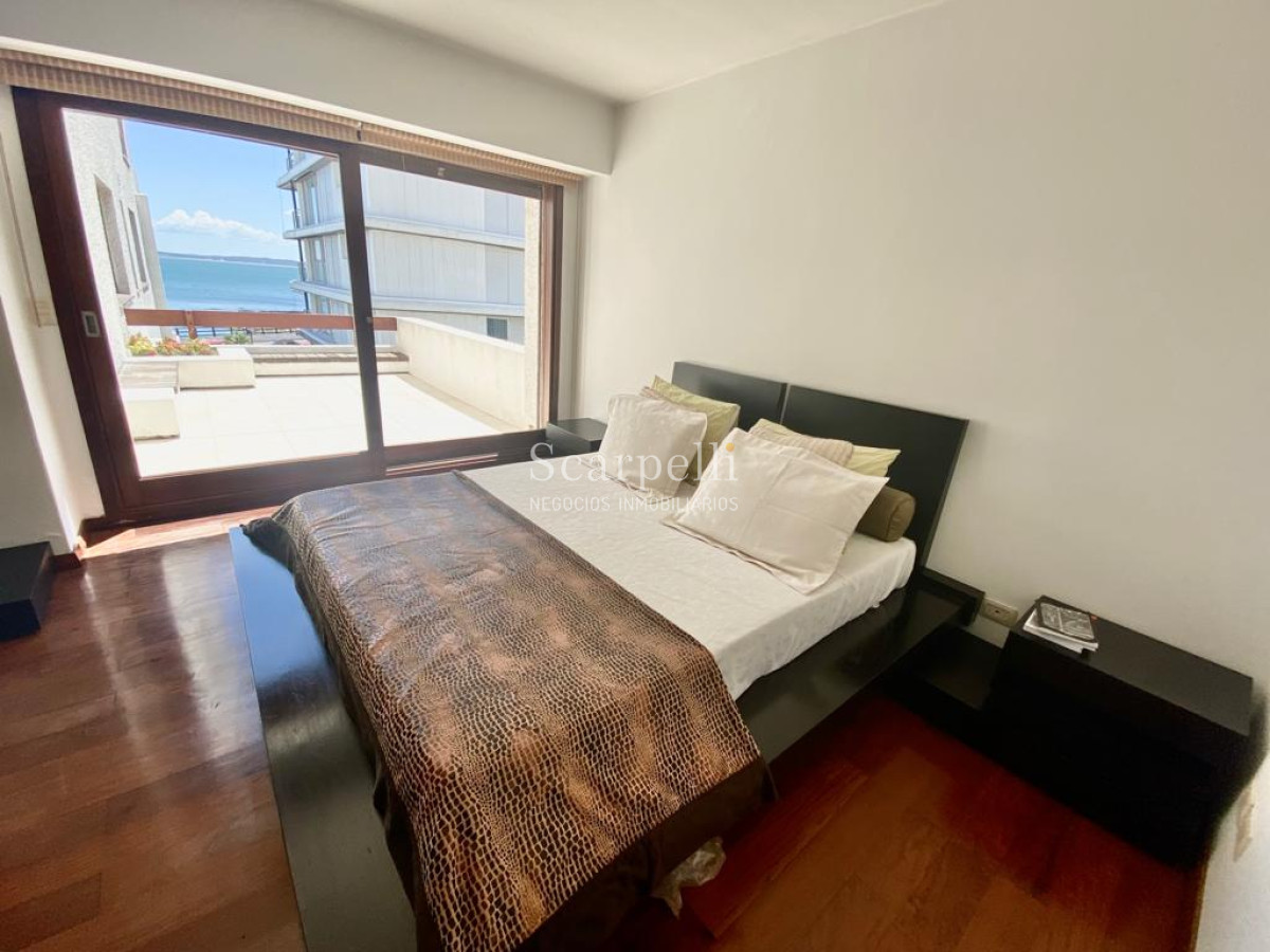Apartamento ID.7781 - Exclusivo Frente al Puerto de Punta del Este con gran terraza y los mejores atardeceres sobre la Isla Gorriti