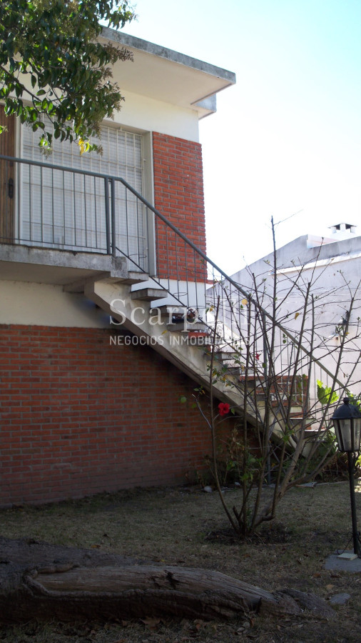 Apartamento ID.50391 - Venta Punta Gorda Ph de Altos Lateral 2 dormitorios estufa leña Garage Con Renta
