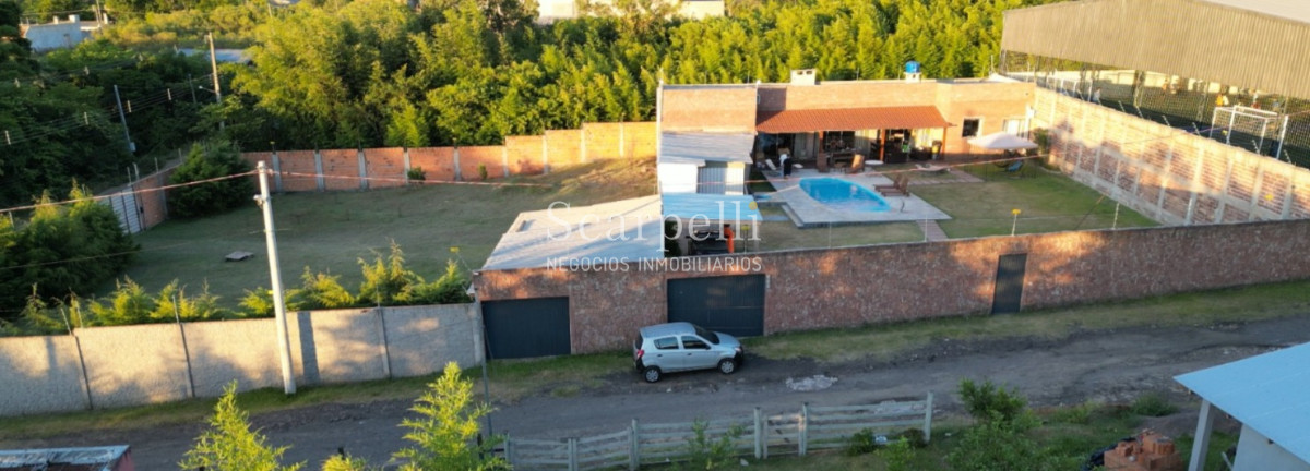 Casa ID.50378 - Importante padrón esquinero en Santana do Livramento con casi 2200 m2 Ideal Salón de Fiestas o emprendimiento Inmobiliario