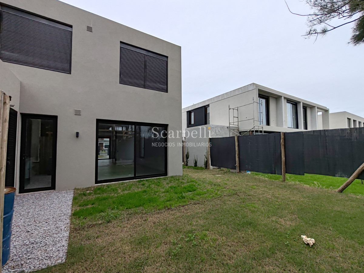 Casa ID.48909 - Estrene Con Renta Segura desde Octubre 2025 Barrio Parque II con Centro Comercial a escasos 380 mts.