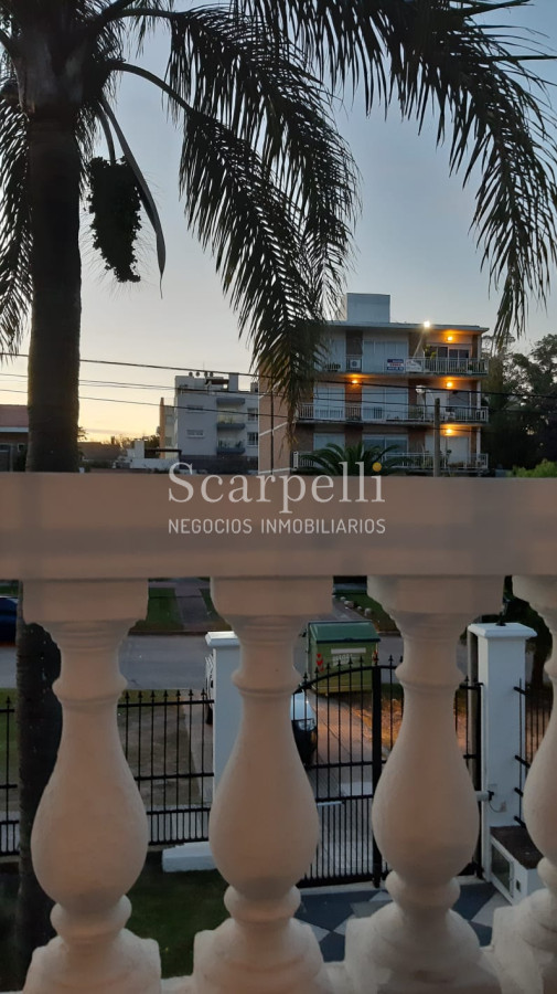 Casa ID.11083 - Importante Residencia de estilo Sureño Americano con importante terreno y casi 400 m2 edificados.-