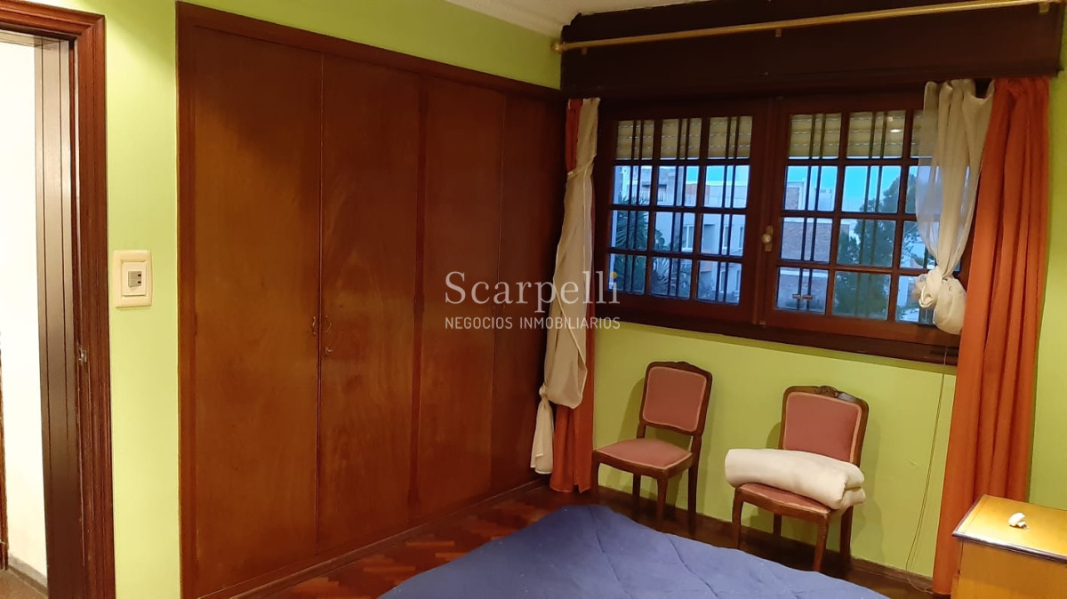 Casa ID.11083 - Importante Residencia de estilo Sureño Americano con importante terreno y casi 400 m2 edificados.-