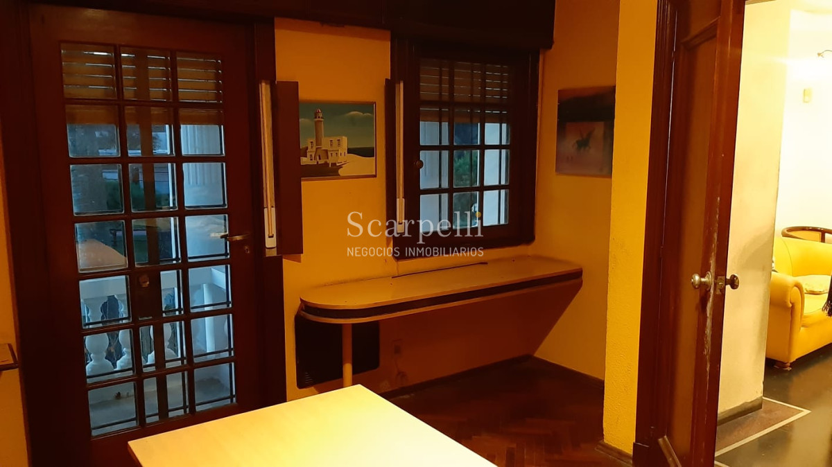 Casa ID.11083 - Importante Residencia de estilo Sureño Americano con importante terreno y casi 400 m2 edificados.-