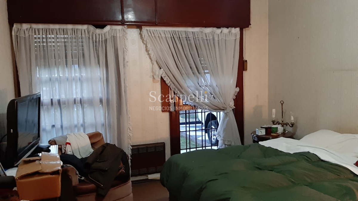 Casa ID.11083 - Importante Residencia de estilo Sureño Americano con importante terreno y casi 400 m2 edificados.-