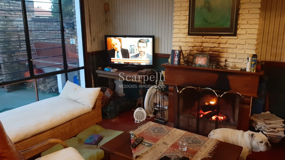 Casa ID.11083 - Importante Residencia de estilo Sureño Americano con importante terreno y casi 400 m2 edificados.-