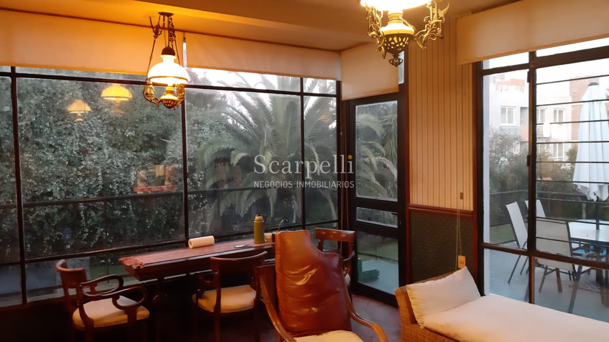Casa ID.11083 - Importante Residencia de estilo Sureño Americano con importante terreno y casi 400 m2 edificados.-