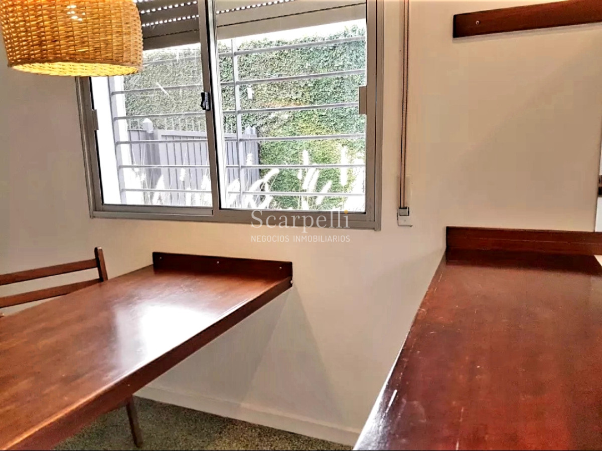 Casa ID.11464 - Precioso Chalet 1 planta Zona Colegios a mts de Av. Italia y toda la locomoción. Inmejorable entorno