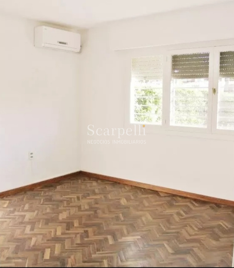 Casa ID.11464 - Precioso Chalet 1 planta Zona Colegios a mts de Av. Italia y toda la locomoción. Inmejorable entorno