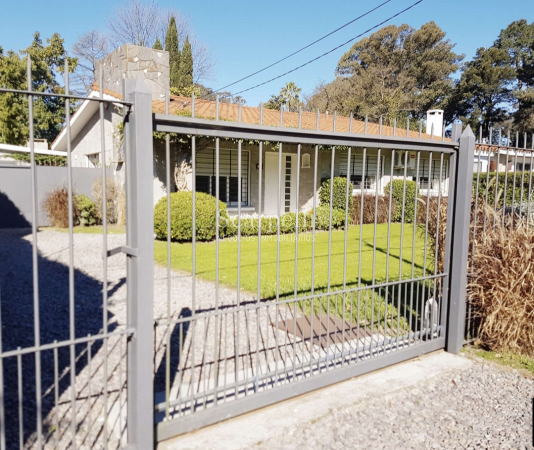 Casa ID.11464 - Precioso Chalet 1 planta Zona Colegios a mts de Av. Italia y toda la locomoción. Inmejorable entorno