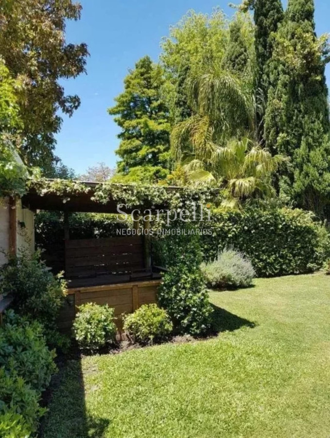 Casa ID.11464 - Precioso Chalet 1 planta Zona Colegios a mts de Av. Italia y toda la locomoción. Inmejorable entorno