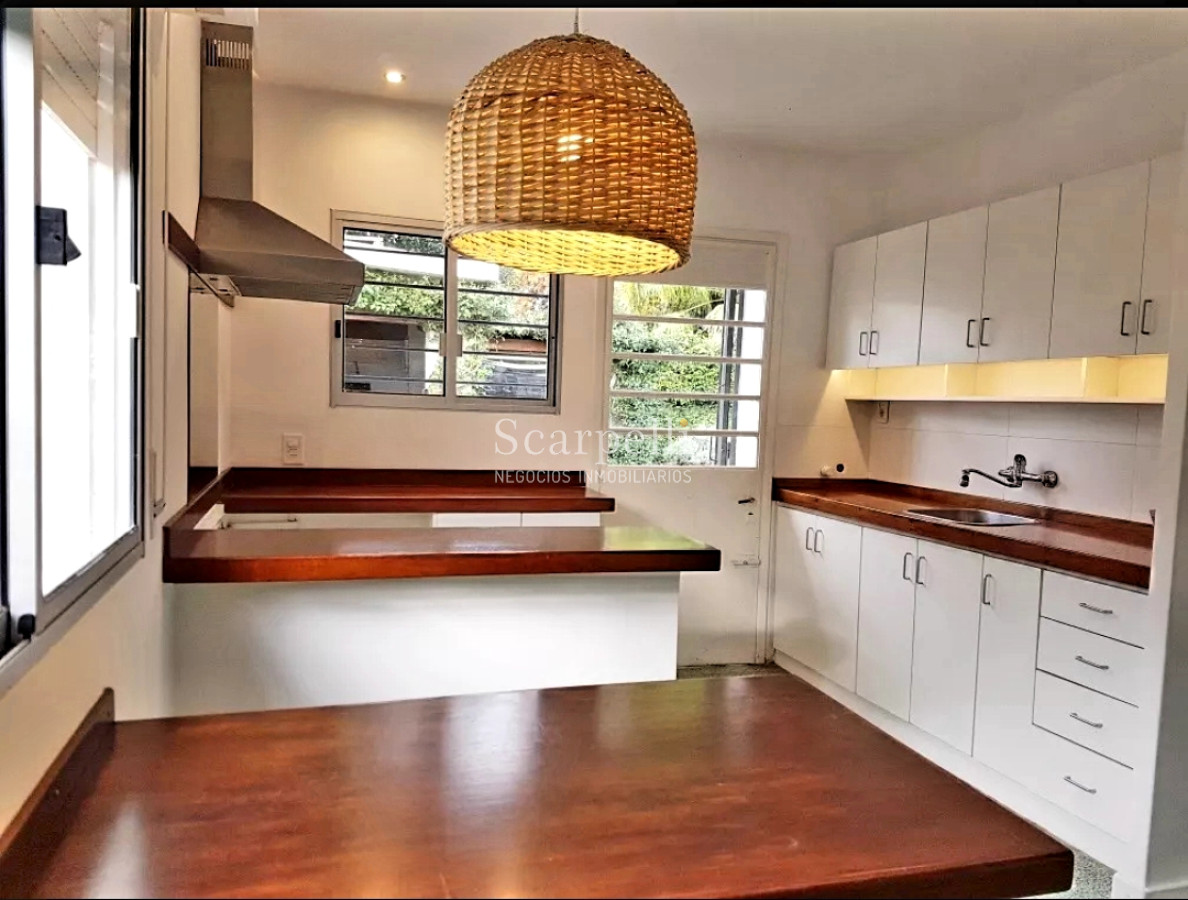 Casa ID.11464 - Precioso Chalet 1 planta Zona Colegios a mts de Av. Italia y toda la locomoción. Inmejorable entorno